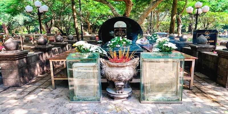 Mộ chị Võ Thị Sáu linh thiêng được nhiều du khách kính viếng