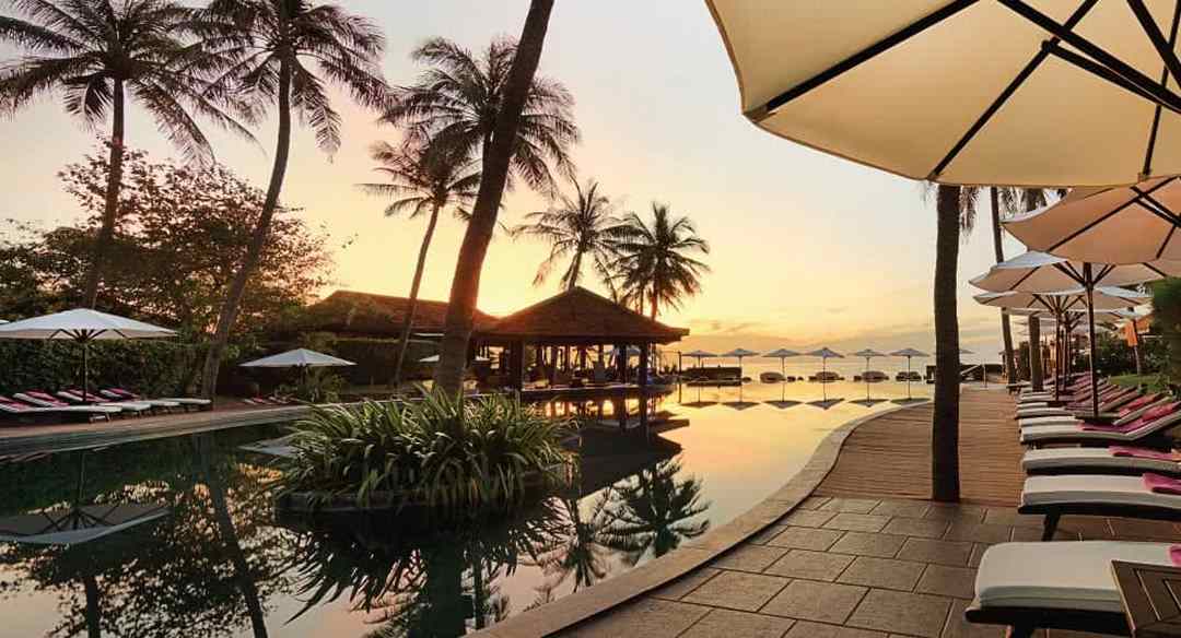 Ngắm hoàng hôn tại resort Mũi Né